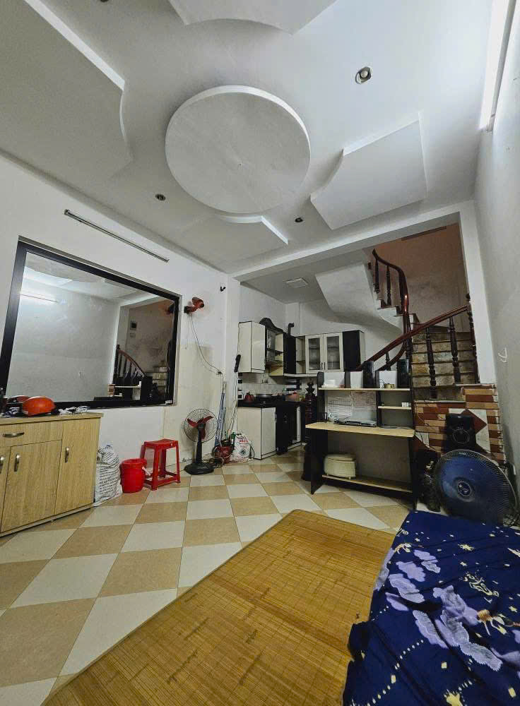 Cho thuê nhà ngõ 467 Lĩnh Nam, 30m2 x 4 tầng, 3 ngủ chỉ 7.5 Triệu - Ảnh 1